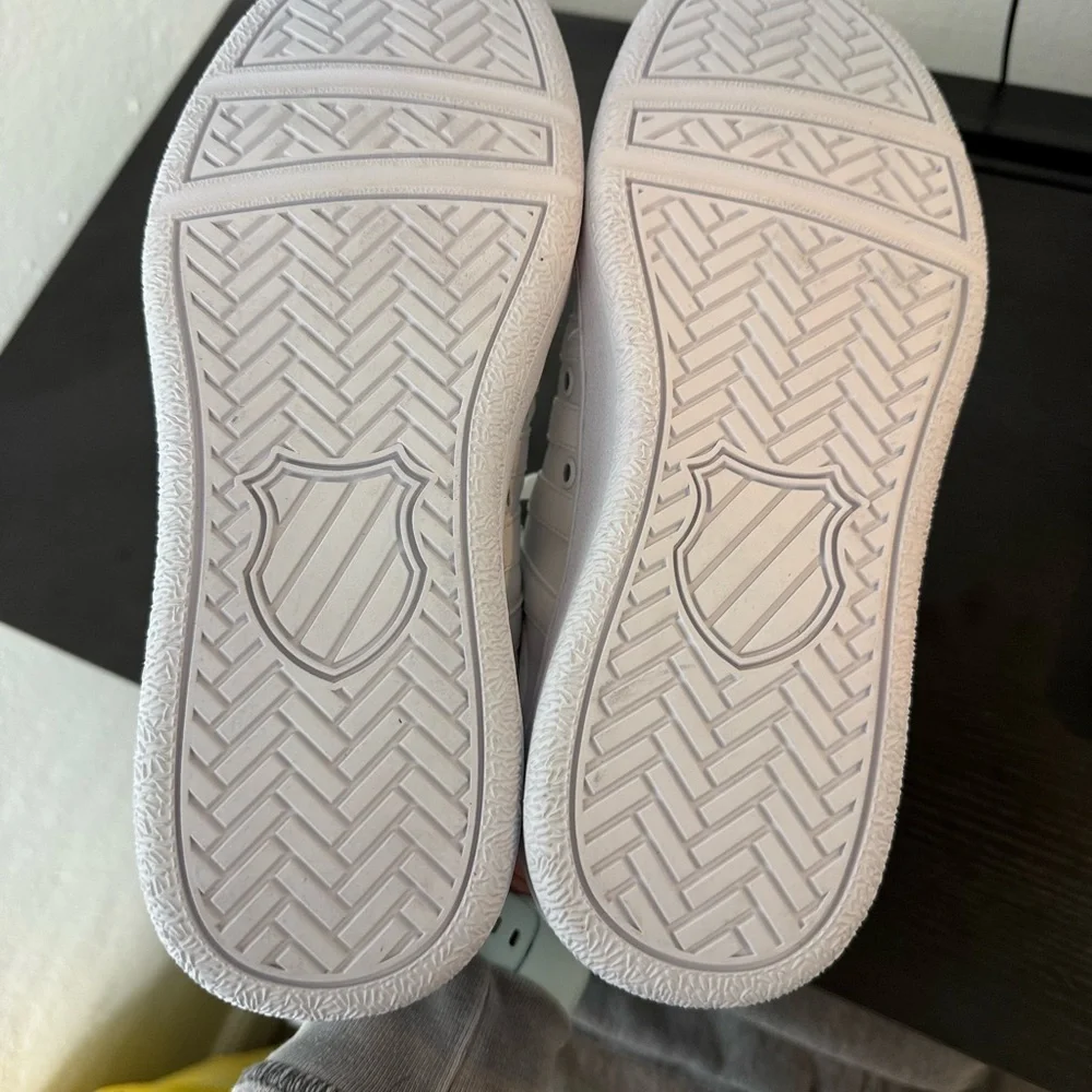 K-Swiss Men's White Sneakers - Picture 7 of 10